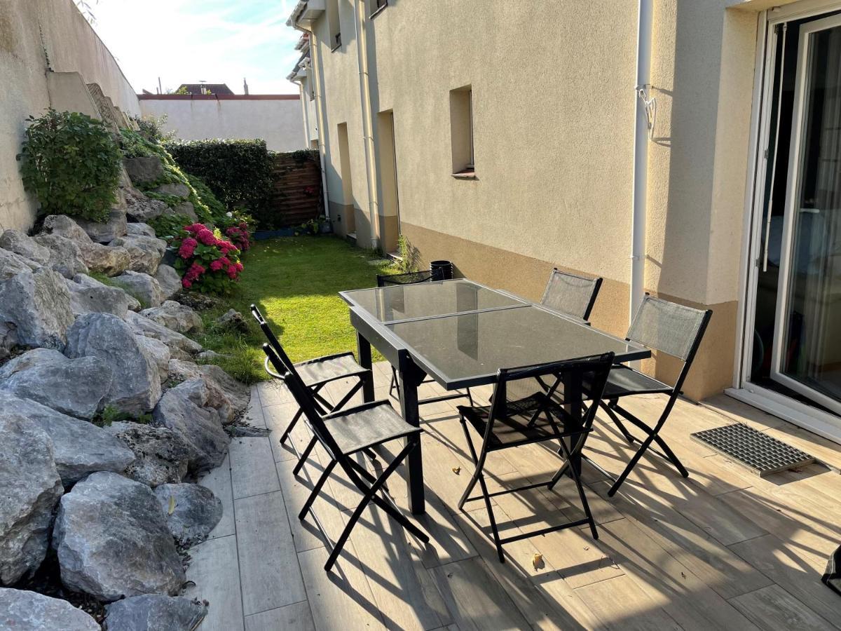 Villa Louise - Appartement Spacieux Proche Digue Avec Jardin 维姆勒 外观 照片